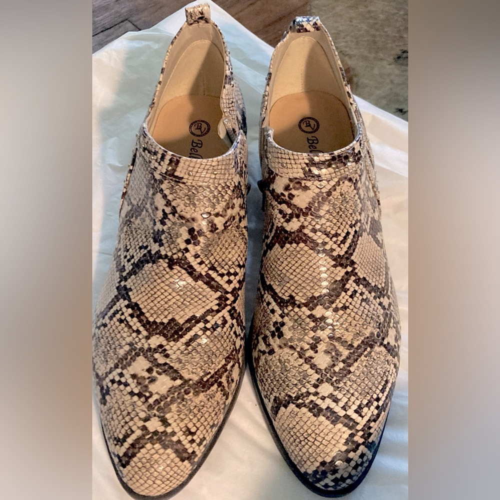 Bella Vita 🐝 Faux Snakeskin Booties Size 11
